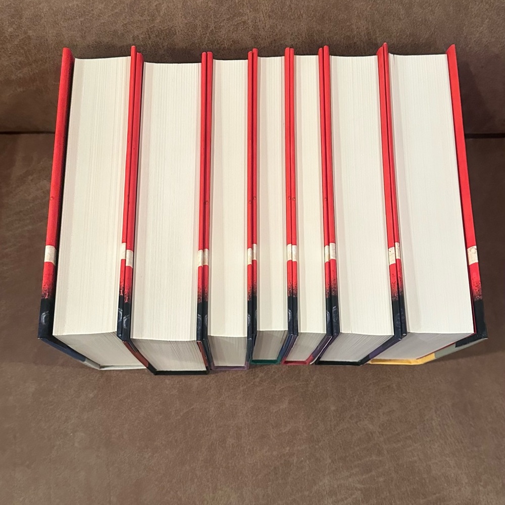 Harry Potter Juniper Books Hogwarts Express Set with Trunk - Picture 7 of 12
